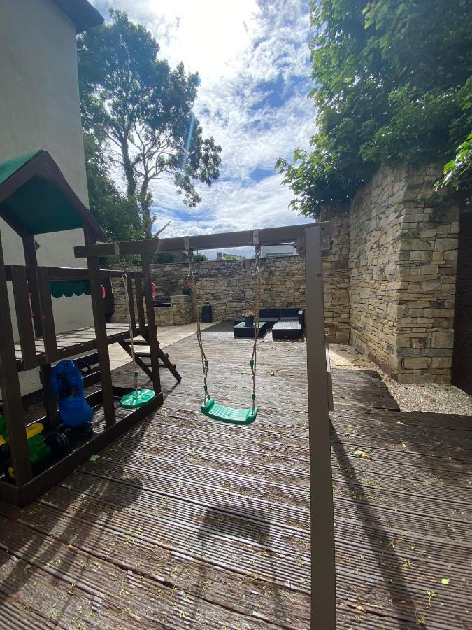 Town Villa With Charming Garden, Bbq Area & Sleeps 6 كاشيل المظهر الخارجي الصورة